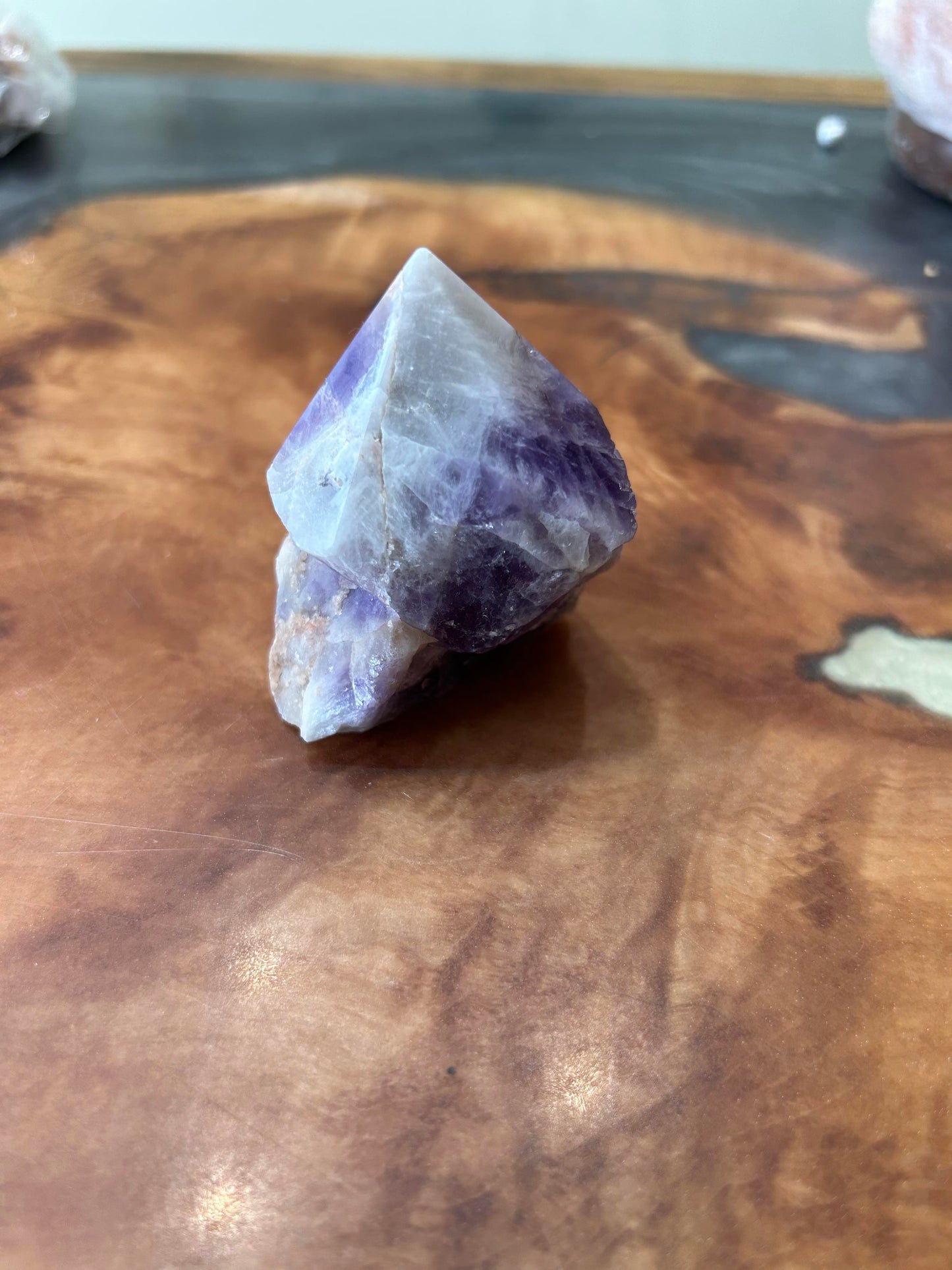 AMETHYST CHEVRON POINT